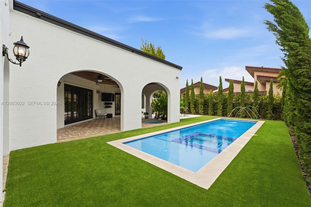 For Sale: $2,150,000 (4 beds, 4 baths, 4567 Square Feet)