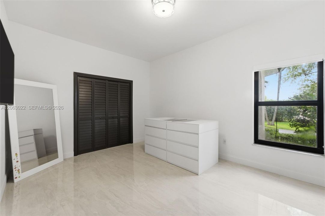 For Sale: $2,150,000 (4 beds, 4 baths, 4567 Square Feet)