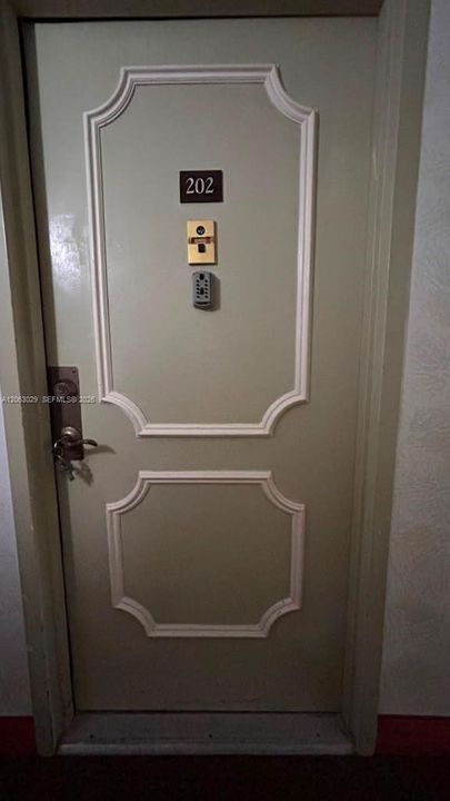 На продажу: $190,000 (2 спален, 2 ванн, 980 Квадратных фут)