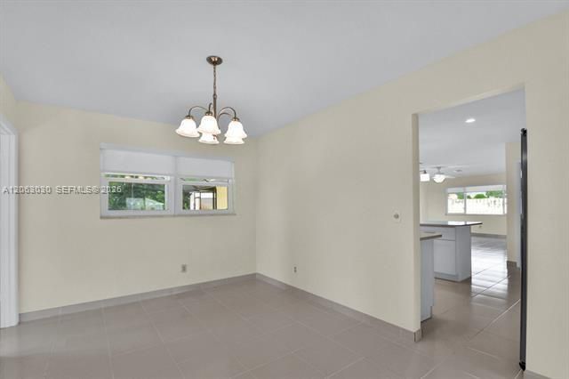 En Renta: $4,750 (3 camas, 2 baños, 1921 Pies cuadrados)