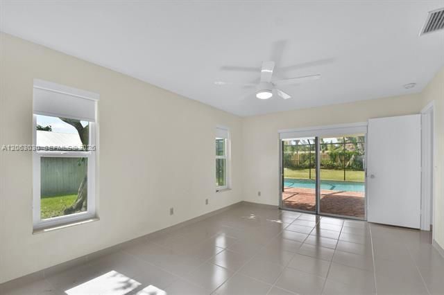 En Renta: $4,750 (3 camas, 2 baños, 1921 Pies cuadrados)