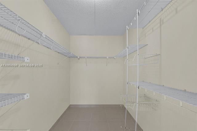 En Renta: $4,750 (3 camas, 2 baños, 1921 Pies cuadrados)