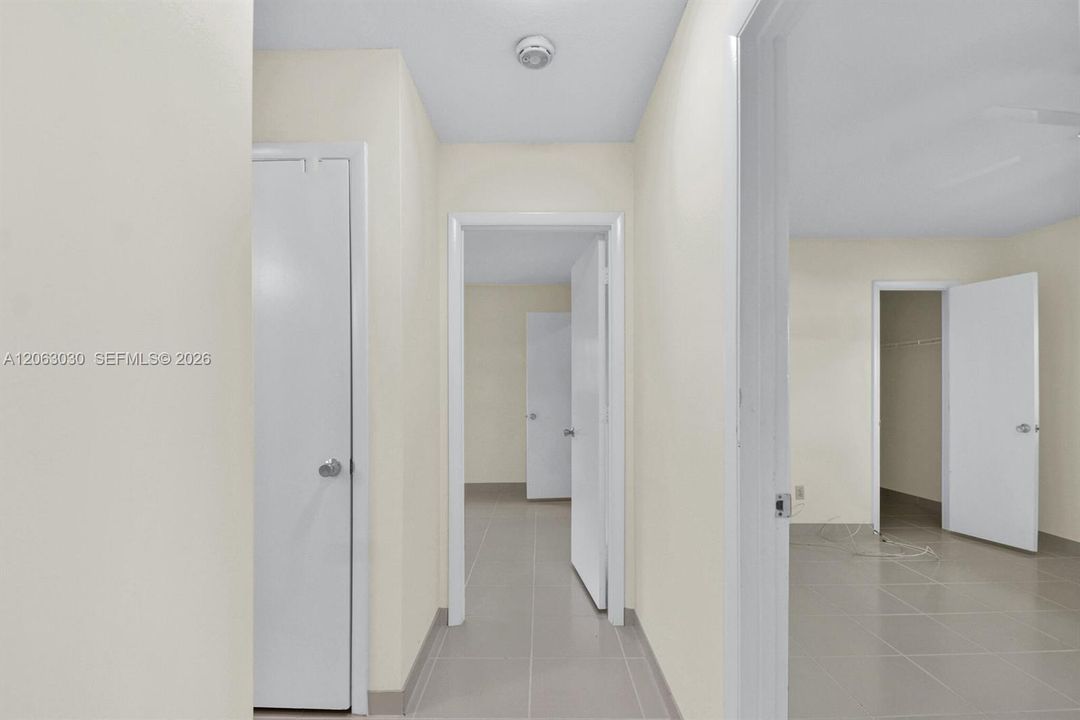 En Renta: $4,750 (3 camas, 2 baños, 1921 Pies cuadrados)