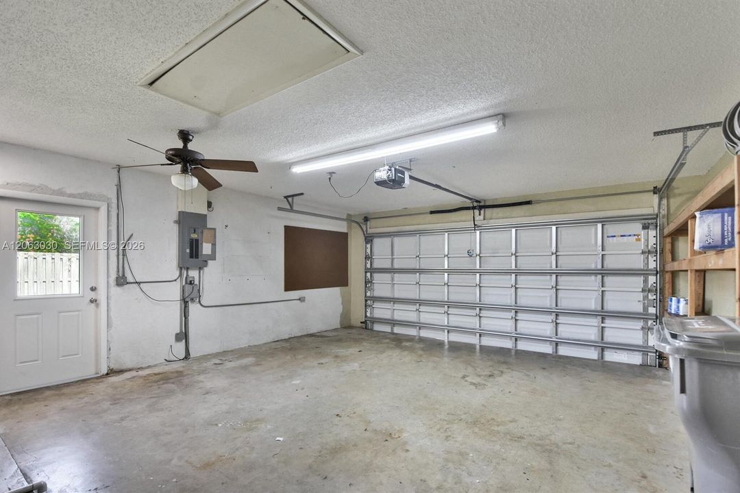 En Renta: $4,750 (3 camas, 2 baños, 1921 Pies cuadrados)