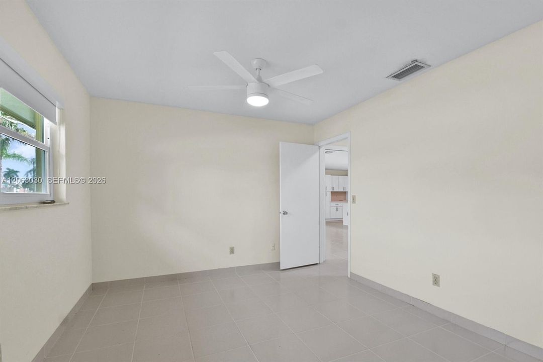 En Renta: $4,750 (3 camas, 2 baños, 1921 Pies cuadrados)