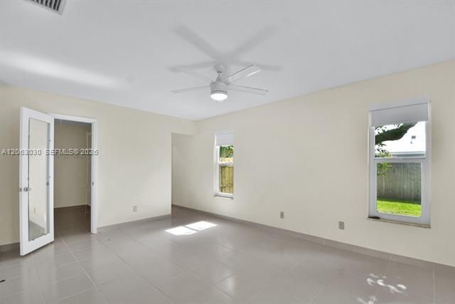 En Renta: $4,750 (3 camas, 2 baños, 1921 Pies cuadrados)