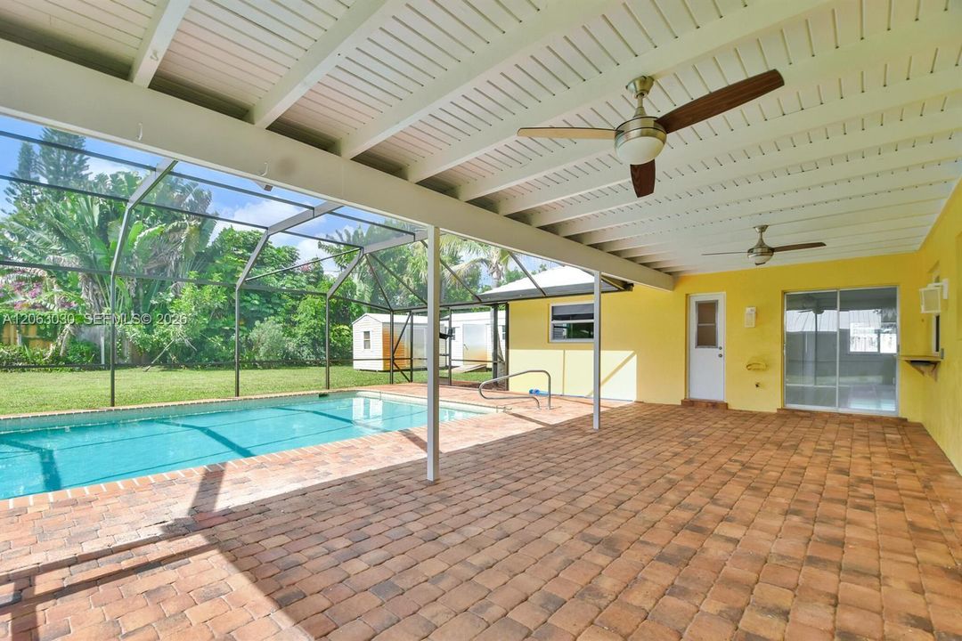 En Renta: $4,750 (3 camas, 2 baños, 1921 Pies cuadrados)
