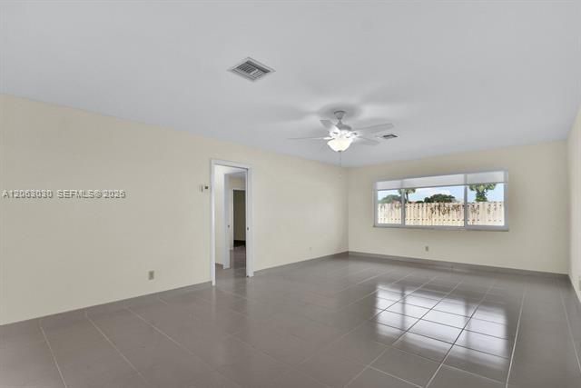 En Renta: $4,750 (3 camas, 2 baños, 1921 Pies cuadrados)
