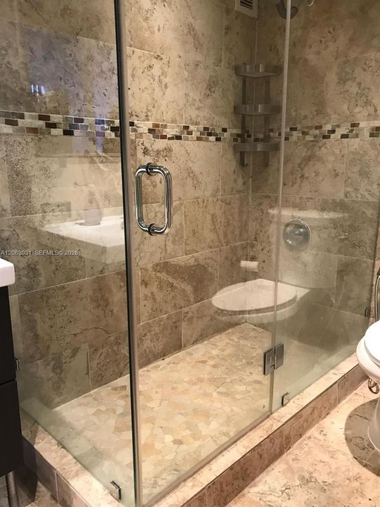 В аренду: $2,460 (2 спален, 2 ванн, 988 Квадратных фут)