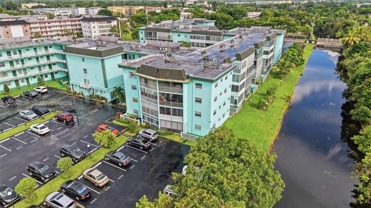 For Sale: $150,000 (2 beds, 2 baths, 1088 Square Feet)