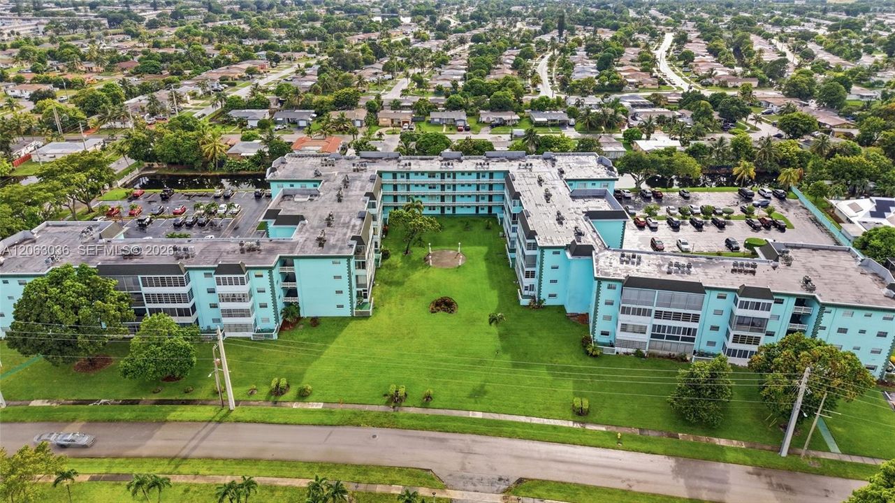 For Sale: $150,000 (2 beds, 2 baths, 1088 Square Feet)