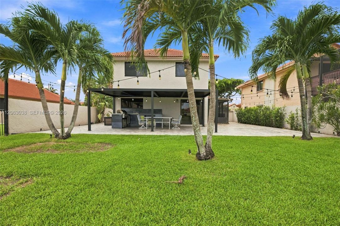 En Venta: $655,000 (3 camas, 2 baños, 1912 Pies cuadrados)