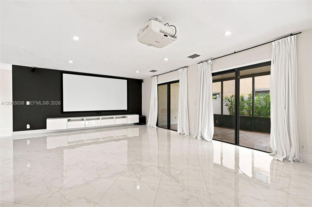 En Venta: $655,000 (3 camas, 2 baños, 1912 Pies cuadrados)