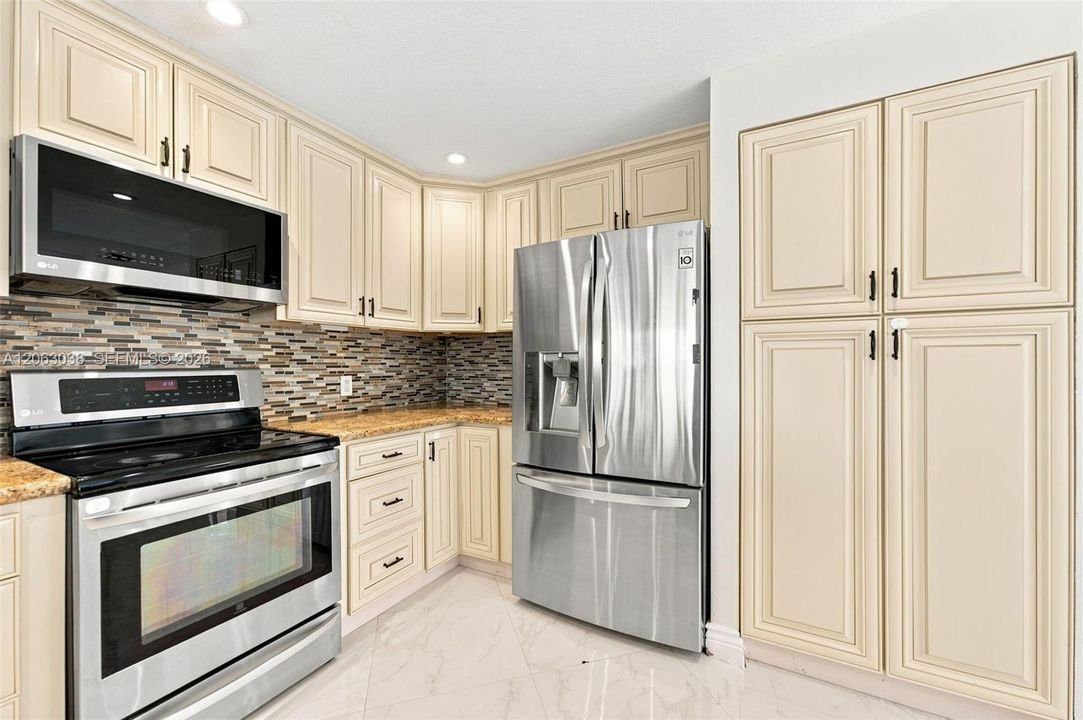 En Venta: $655,000 (3 camas, 2 baños, 1912 Pies cuadrados)