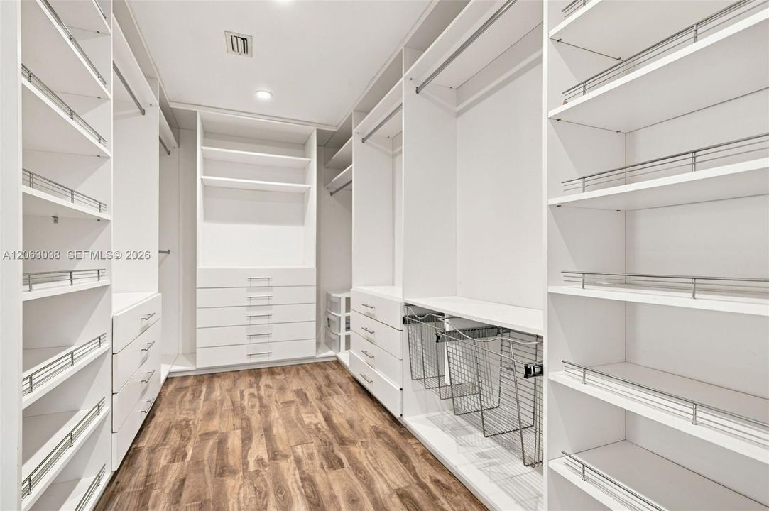 En Venta: $655,000 (3 camas, 2 baños, 1912 Pies cuadrados)