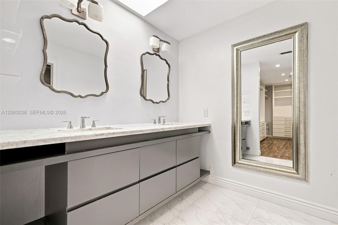 En Venta: $655,000 (3 camas, 2 baños, 1912 Pies cuadrados)