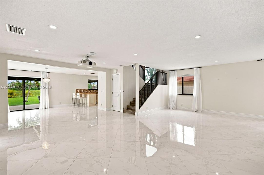 En Venta: $655,000 (3 camas, 2 baños, 1912 Pies cuadrados)