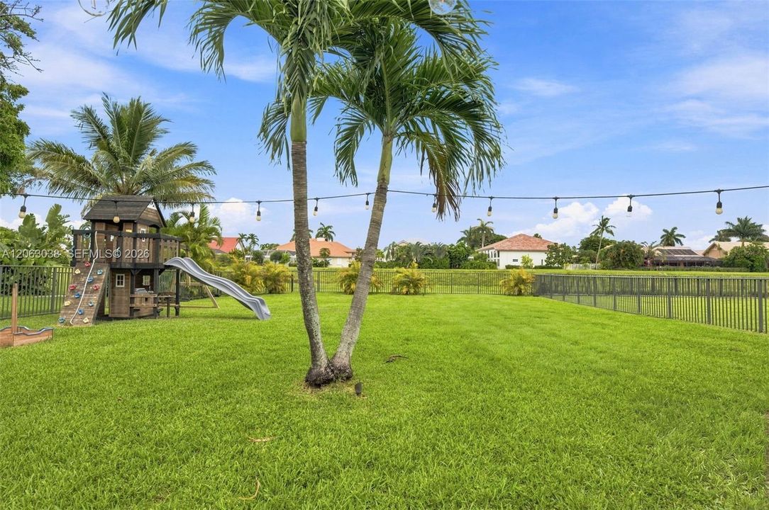 En Venta: $655,000 (3 camas, 2 baños, 1912 Pies cuadrados)