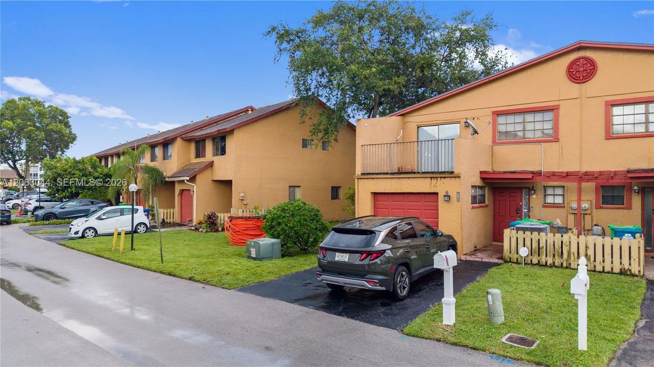 En Venta: $289,000 (3 camas, 2 baños, 1581 Pies cuadrados)