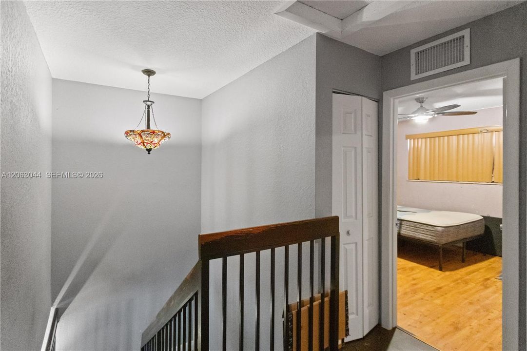 En Venta: $289,000 (3 camas, 2 baños, 1581 Pies cuadrados)