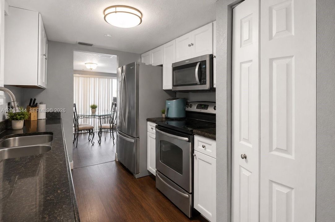 En Venta: $289,000 (3 camas, 2 baños, 1581 Pies cuadrados)