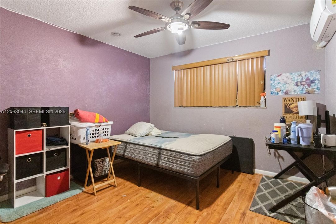 En Venta: $289,000 (3 camas, 2 baños, 1581 Pies cuadrados)