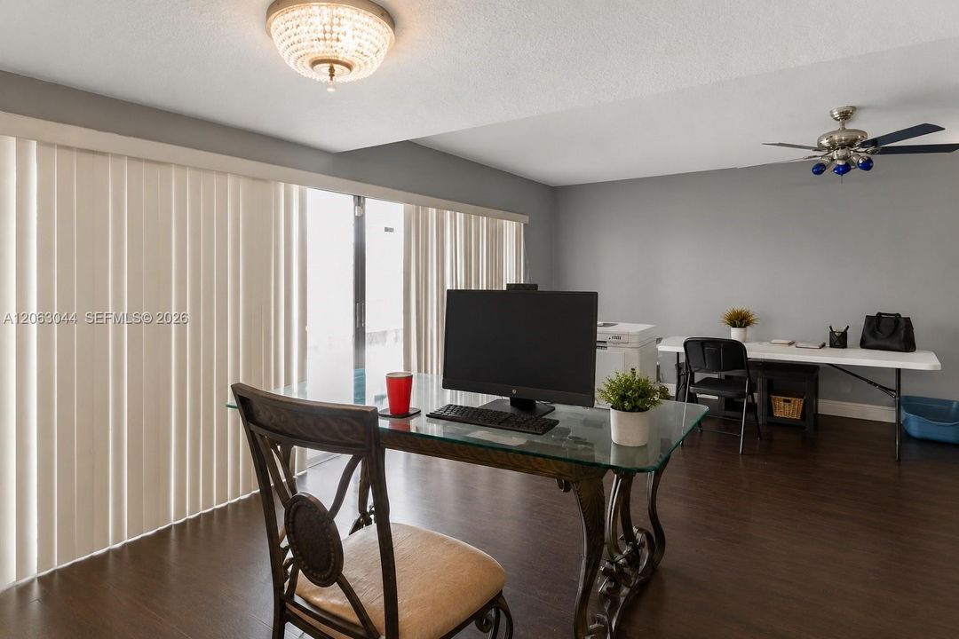 En Venta: $289,000 (3 camas, 2 baños, 1581 Pies cuadrados)