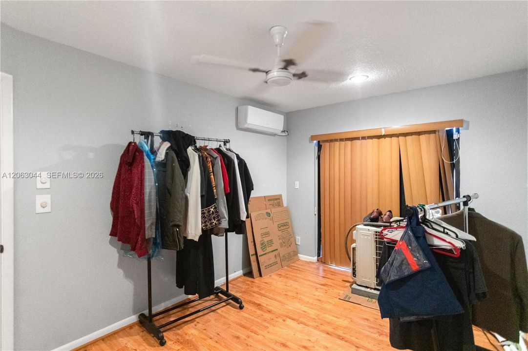 En Venta: $289,000 (3 camas, 2 baños, 1581 Pies cuadrados)