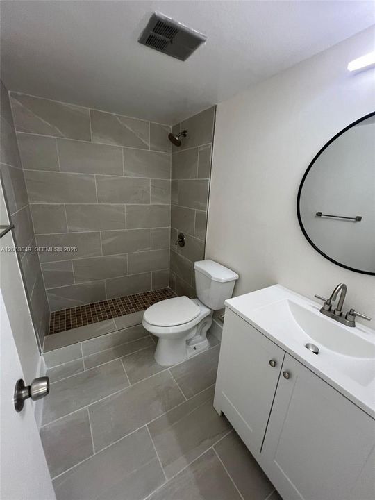 For Rent: $2,450 (2 beds, 2 baths, 750 Square Feet)
