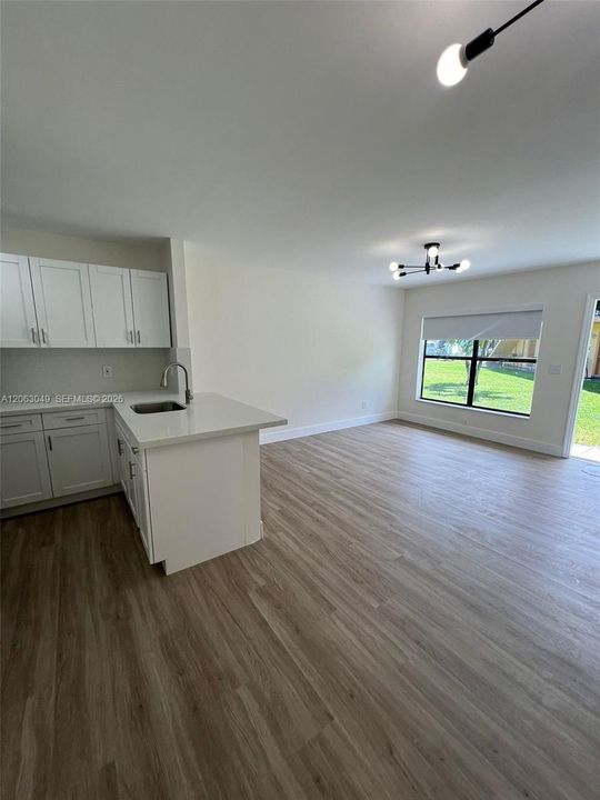 For Rent: $2,450 (2 beds, 2 baths, 750 Square Feet)