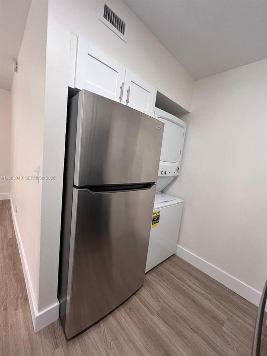 For Rent: $2,450 (2 beds, 2 baths, 750 Square Feet)