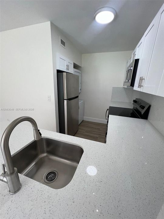 For Rent: $2,450 (2 beds, 2 baths, 750 Square Feet)