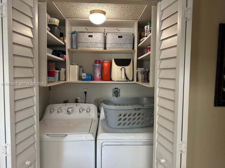 For Sale: $292,900 (2 beds, 2 baths, 1206 Square Feet)