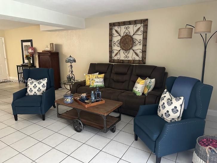 For Sale: $292,900 (2 beds, 2 baths, 1206 Square Feet)