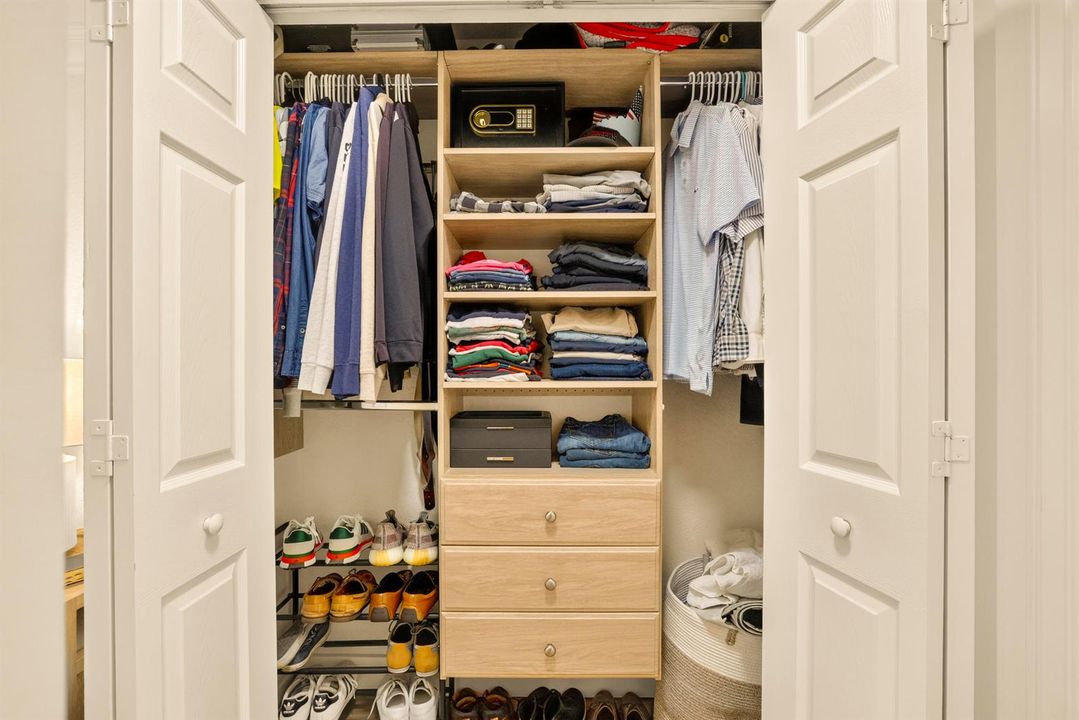 Primary His Closet
