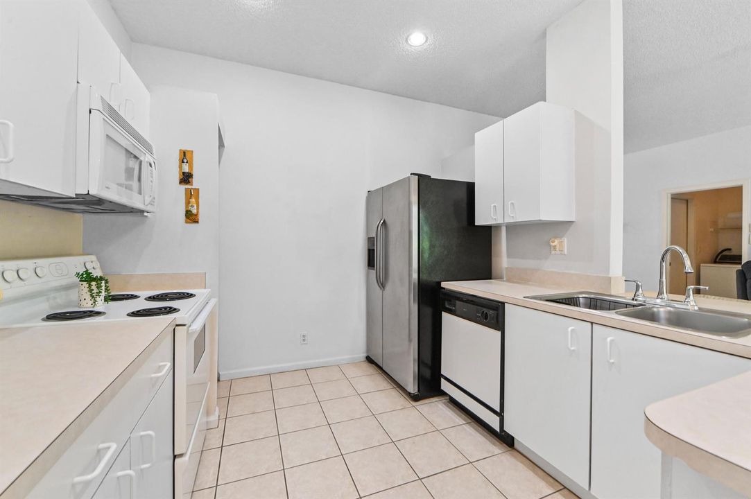 16 Kitchen 01