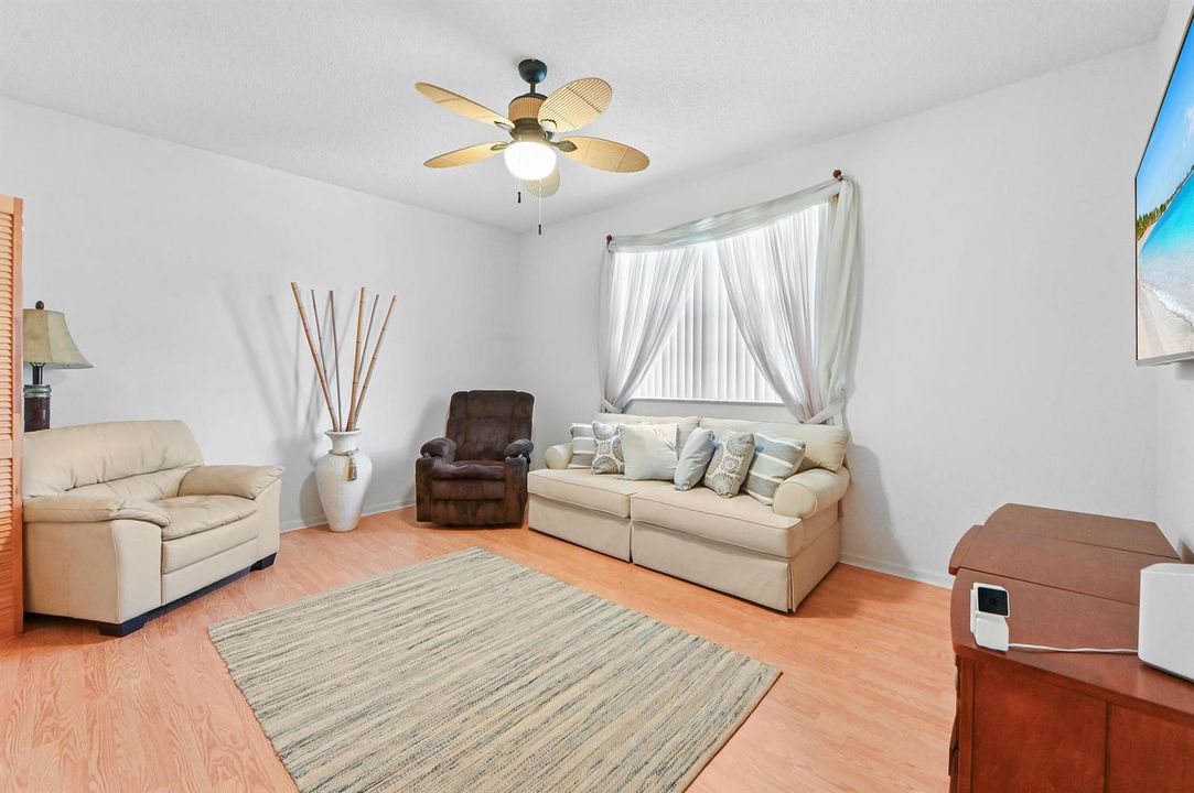 24 bedroom 01