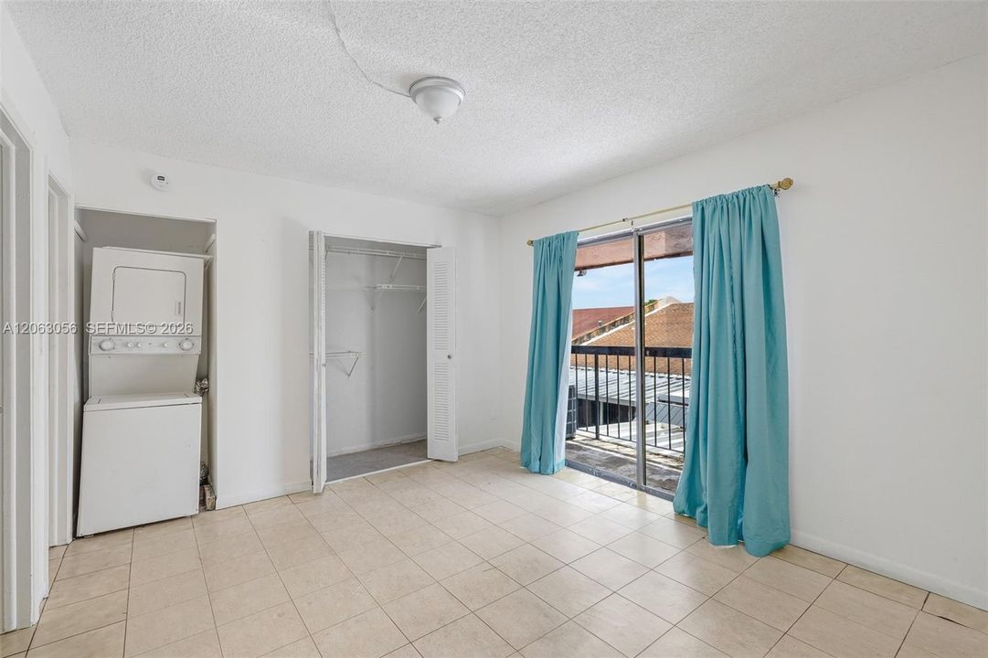 For Sale: $188,000 (1 beds, 1 baths, 528 Square Feet)