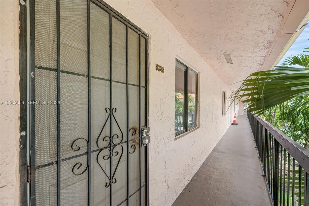 For Sale: $188,000 (1 beds, 1 baths, 528 Square Feet)