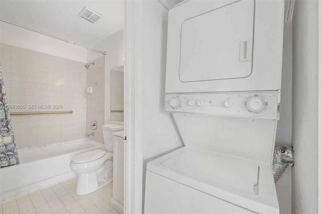 For Sale: $188,000 (1 beds, 1 baths, 528 Square Feet)