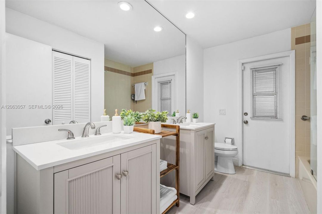 En Venta: $749,500 (4 camas, 2 baños, 2351 Pies cuadrados)