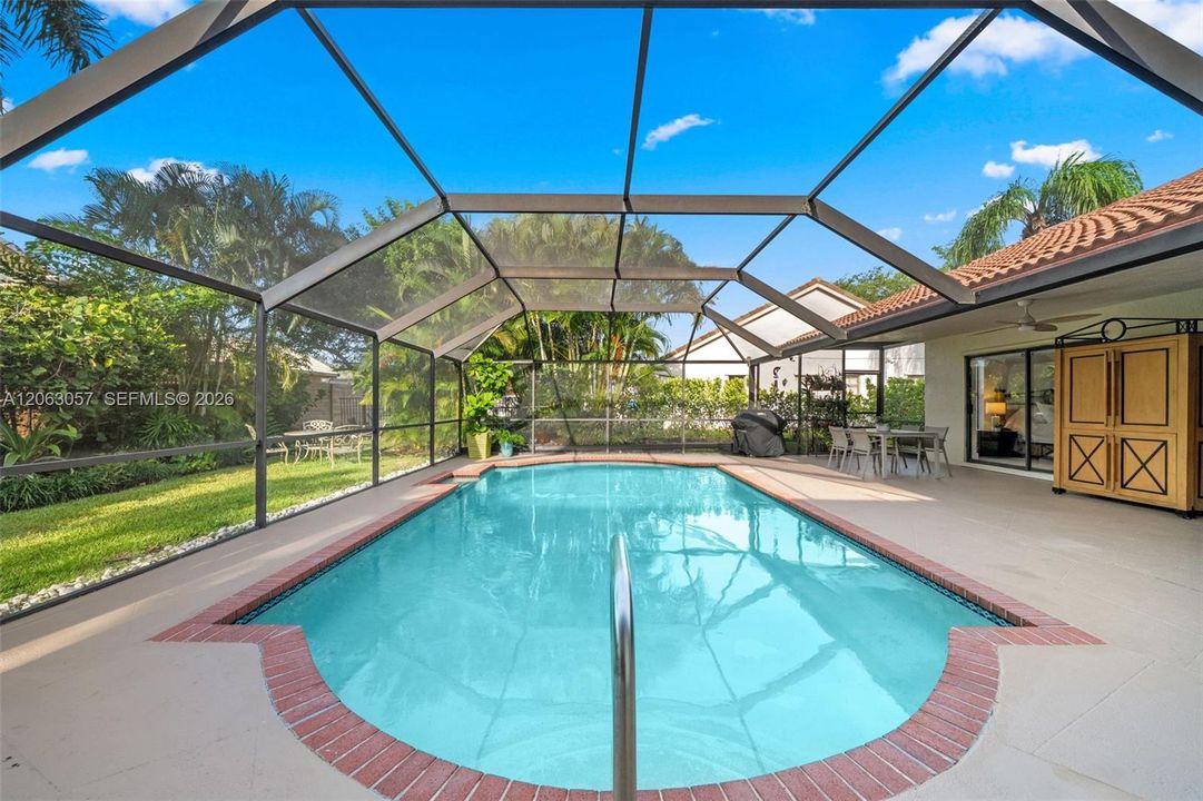 En Venta: $749,500 (4 camas, 2 baños, 2351 Pies cuadrados)