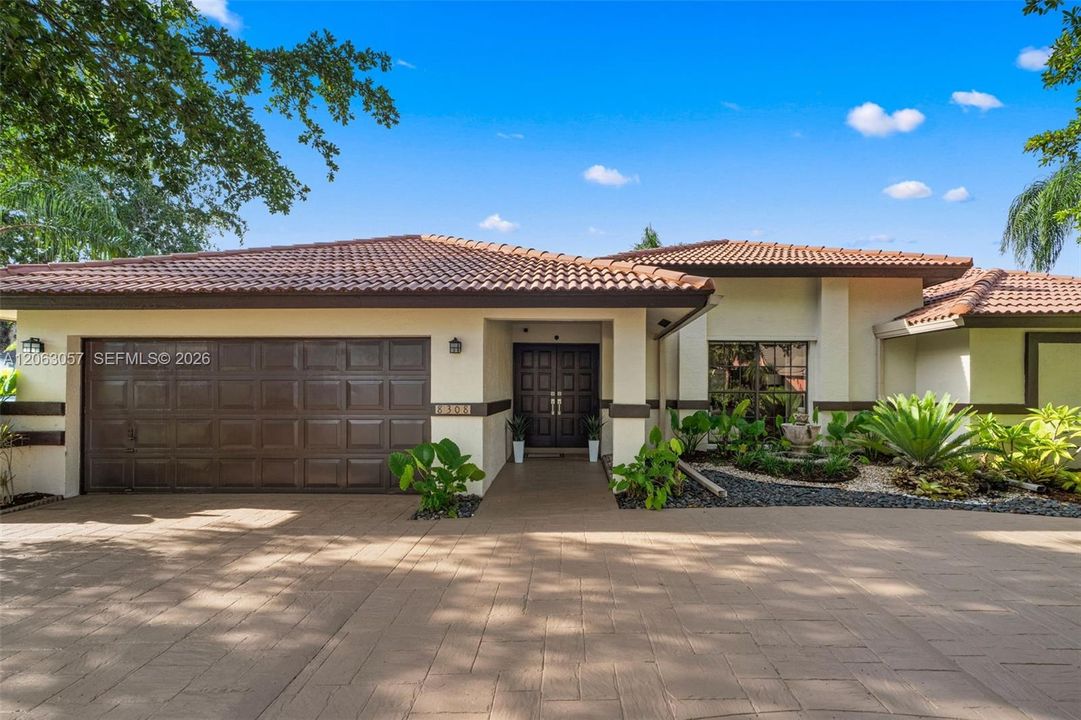 En Venta: $749,500 (4 camas, 2 baños, 2351 Pies cuadrados)