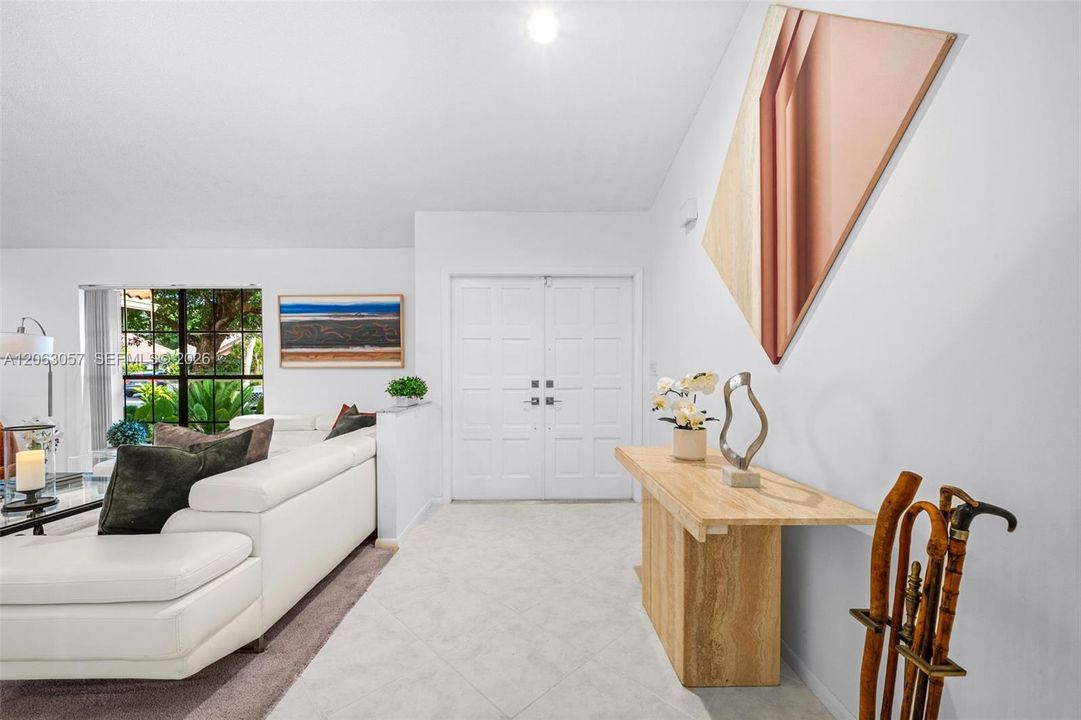 En Venta: $749,500 (4 camas, 2 baños, 2351 Pies cuadrados)