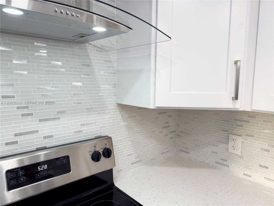 For Rent: $1,795 (1 beds, 1 baths, 720 Square Feet)