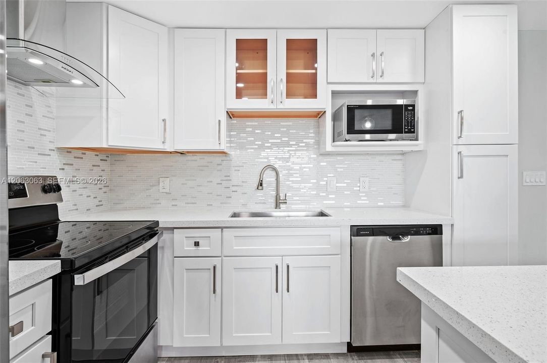 For Rent: $1,795 (1 beds, 1 baths, 720 Square Feet)
