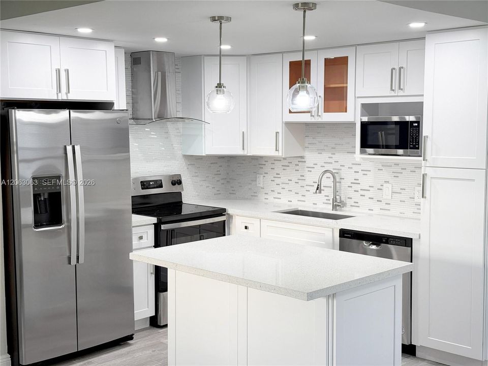 For Rent: $1,795 (1 beds, 1 baths, 720 Square Feet)