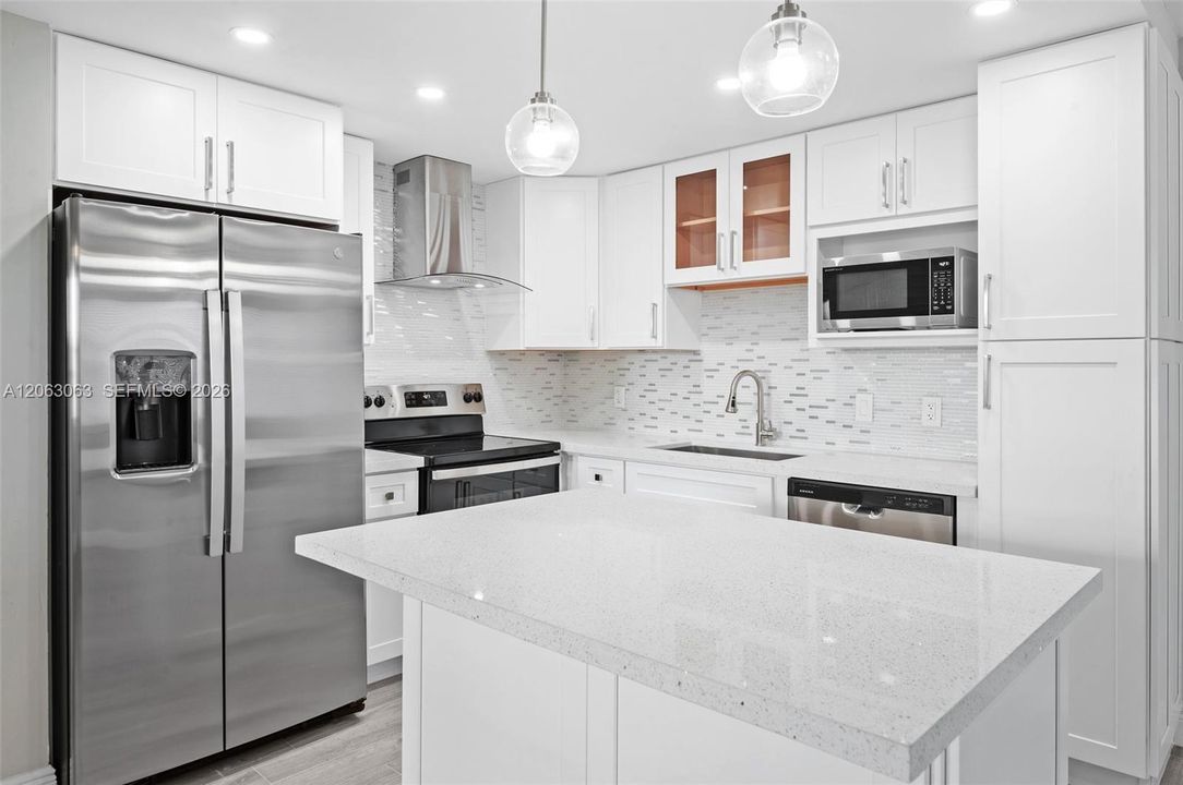 For Rent: $1,795 (1 beds, 1 baths, 720 Square Feet)
