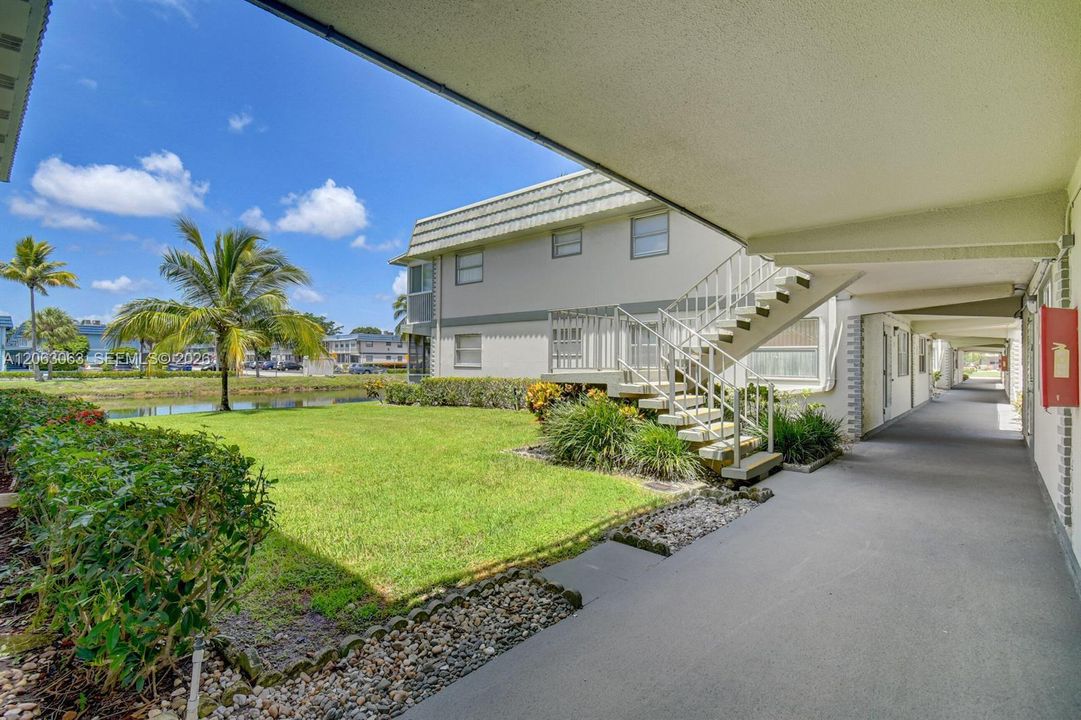 For Rent: $1,795 (1 beds, 1 baths, 720 Square Feet)