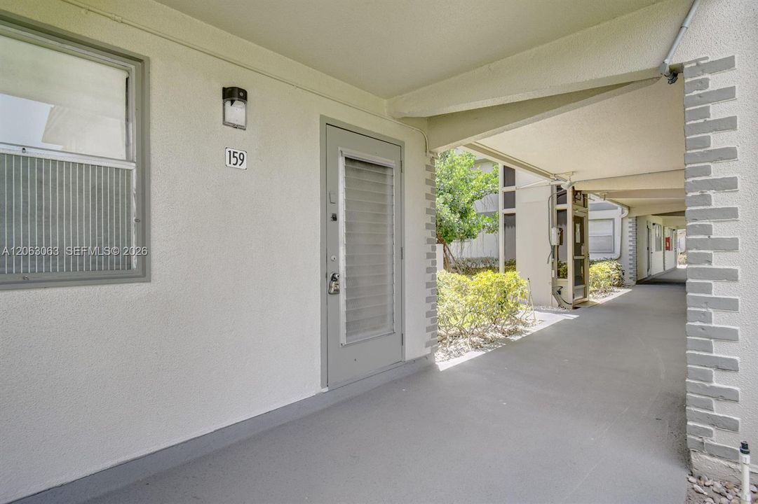 For Rent: $1,795 (1 beds, 1 baths, 720 Square Feet)